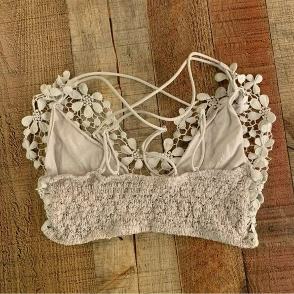 Free People Intimately womens size small white Flower lace bralette - Picture 2 of 7